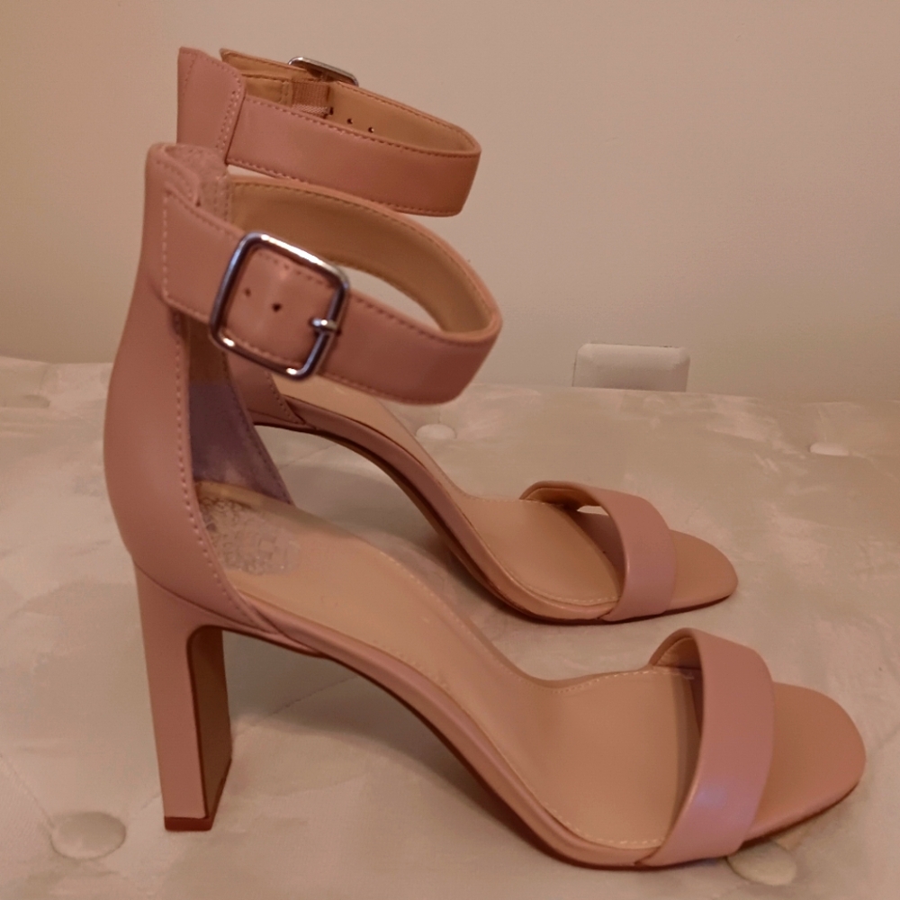 Skin tone Vince Camuto Sandals -- 8.5 M
